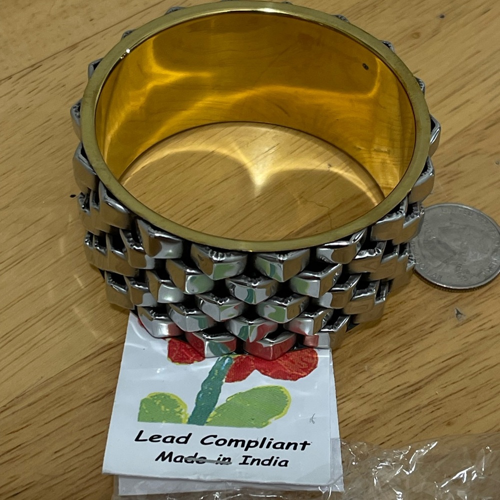 Brand New Chunky Metal Bracelet – Stylish & Bold